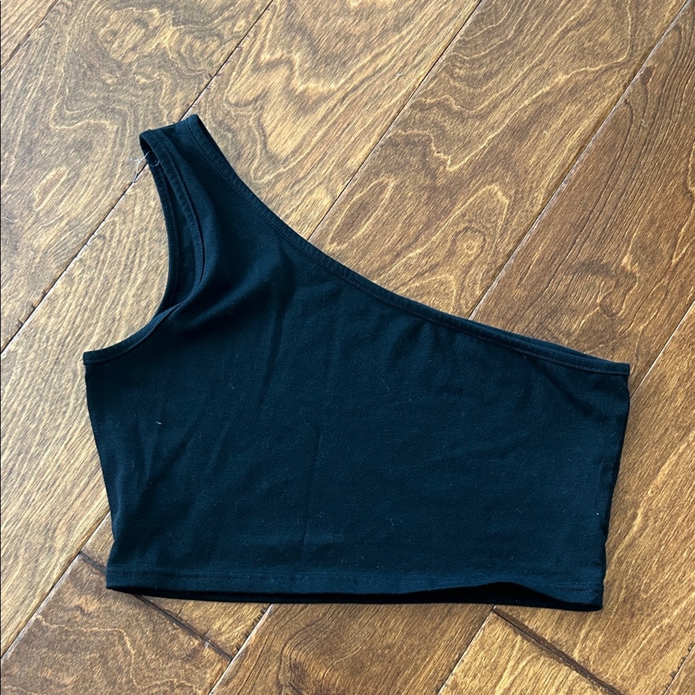 ROMWE Black Asymmetrical Crop Top